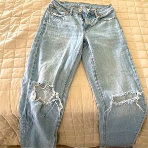 Low rise mom jeans, American eagle size 2